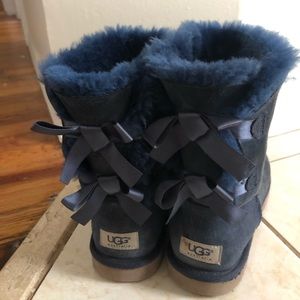 UGG Women’s Bailey Button Size 8